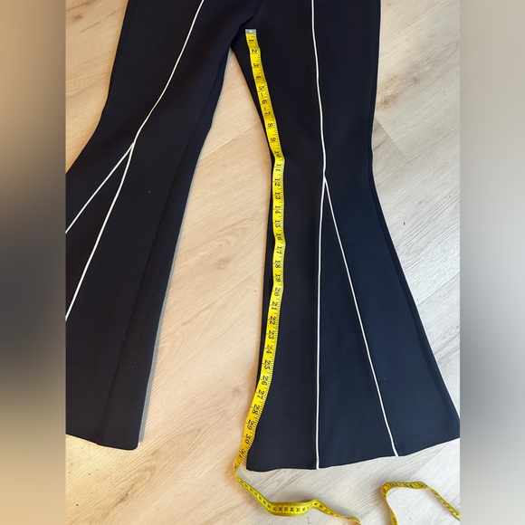 NWOT VICTOR GLEMAUD x TARGET Women’s Black High-Rise Flare Sweatpants Size M - Picture 8 of 8